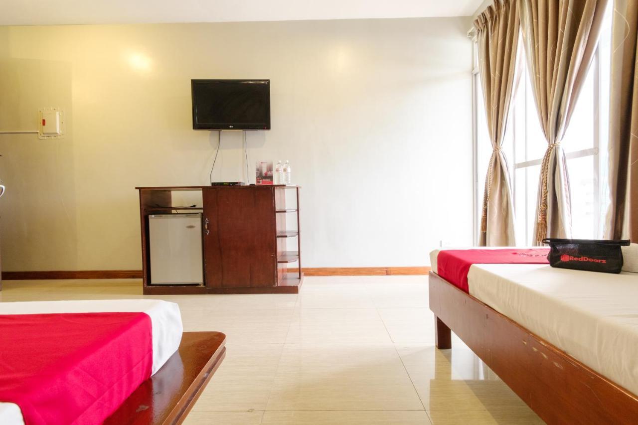 Reddoorz Near Camp Montelibano Hotel Bacolod Exterior photo